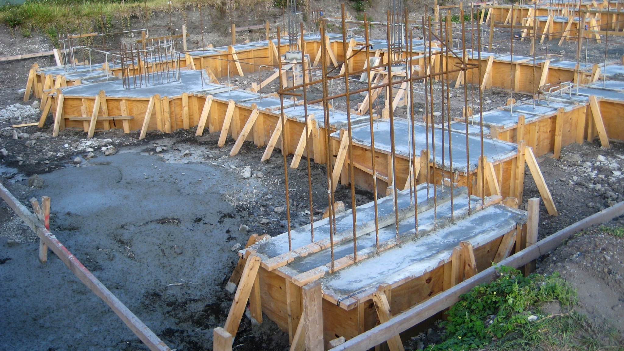 Foundations — Foundation and reinforcing work